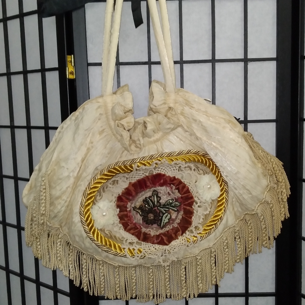 Purses - Picture 10 of 16